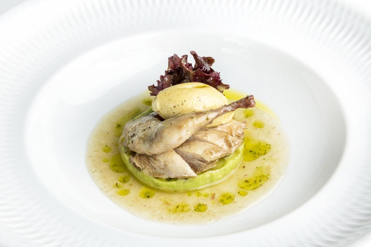 Codorniz en escabeche y mouse de foie Doña Filo.