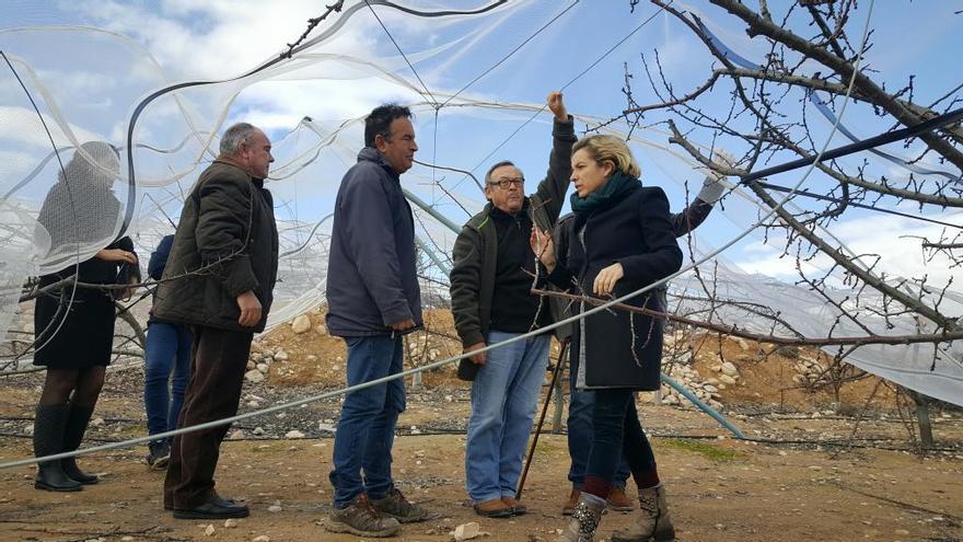 La consejera Cachá visitó ayer zonas afectadas de Lorca.