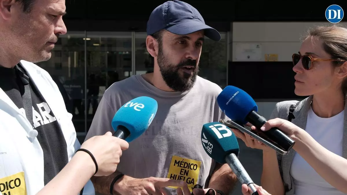 Diego Martín, anestesista del hospital de Ibiza: "Los médicos acabamos con depresión, ansiedad y problemas de alcohol"