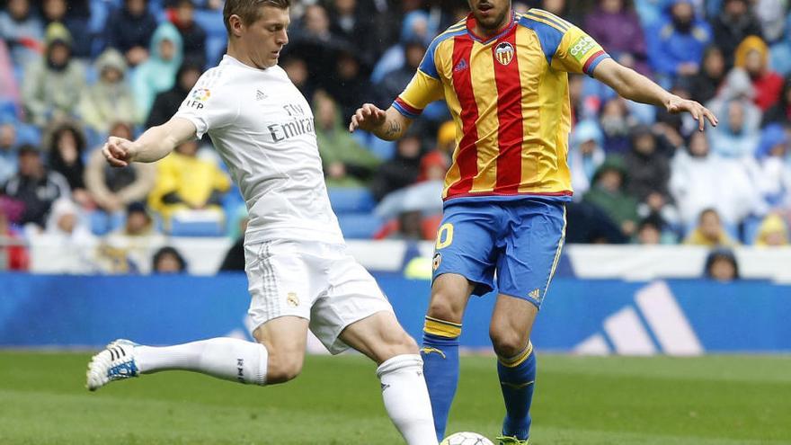 El Valencia cae con la cabeza alta en el Bernabéu