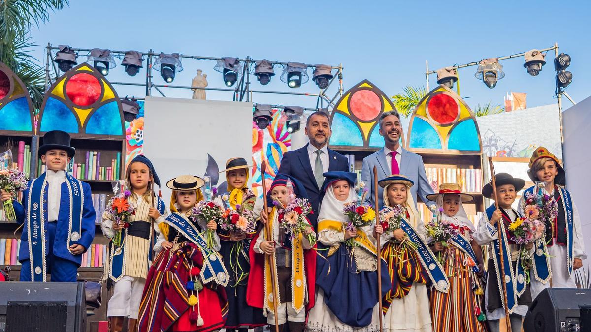 Gala de elección del romero y la romera infantil de las Fiestas de Mayo