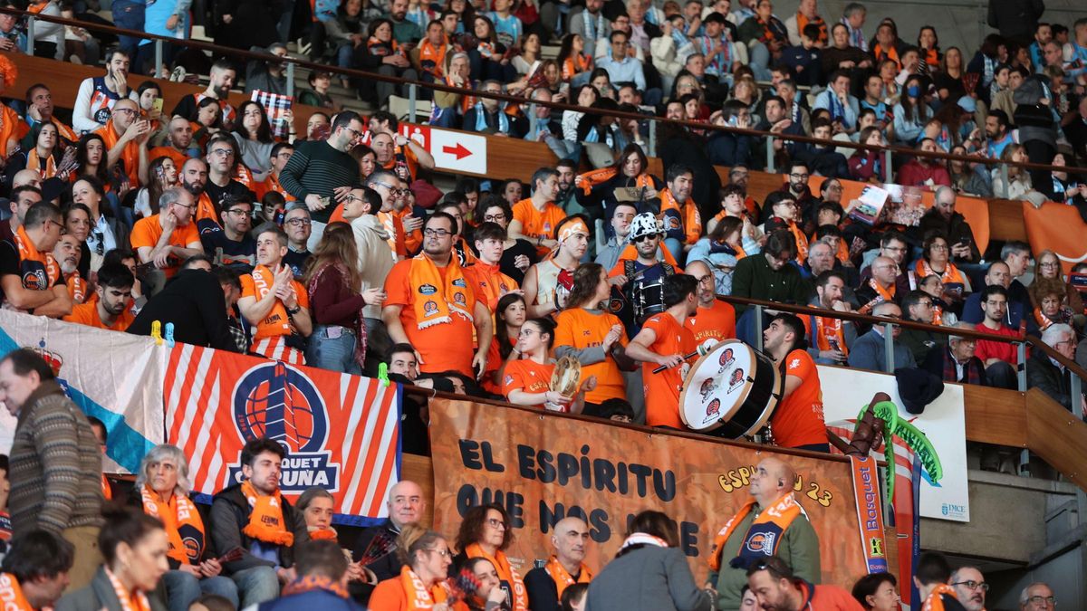 Aficionados del Leyma en un partido de la pasada temporada en el Coliseum.
