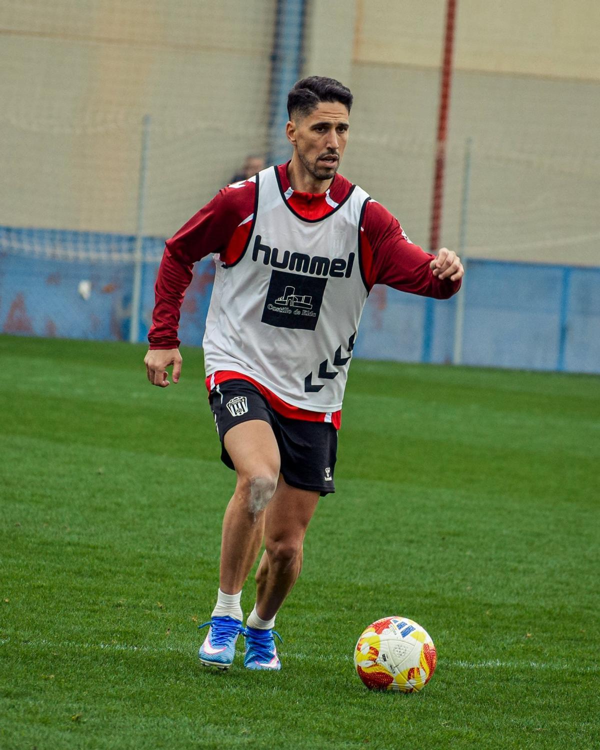 Fidel, durante un entrenamiento del Eldense