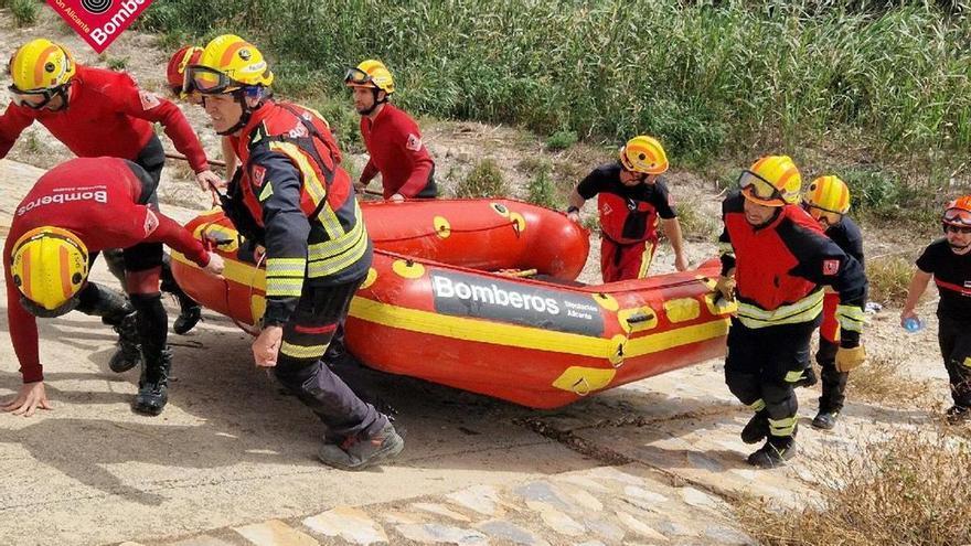 Encuentran el cuerpo sin vida de un menor desaparecido mientras se bañaba en el río Segura en Almoradí