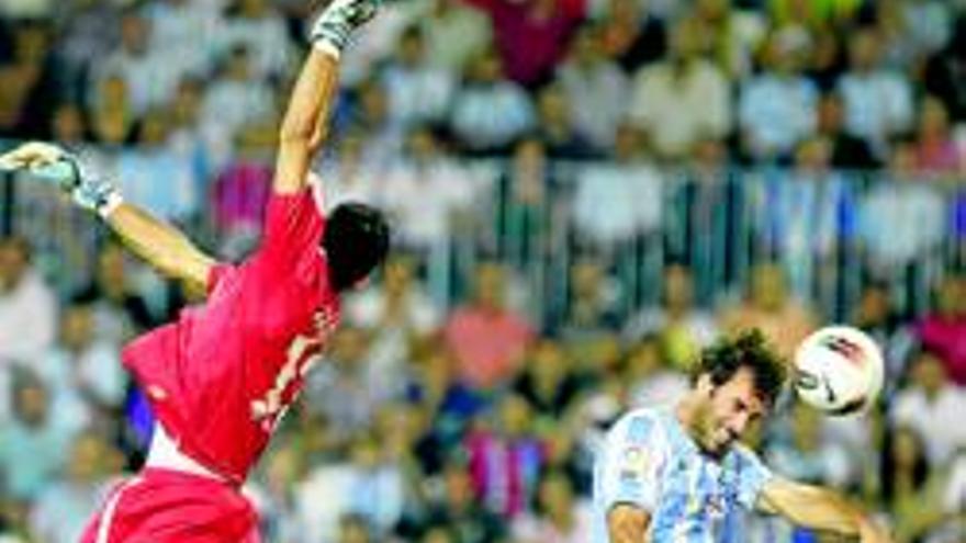 El Málaga gana en el minuto 90