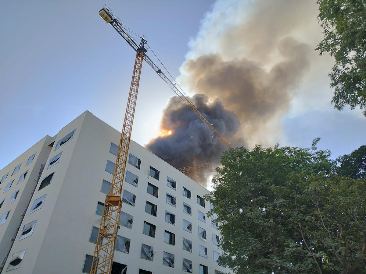 Incendio en las obras del nuevo hotel en la Antigua Fábrica de Tabaco de Los Remedios Incendio en las obras del nuevo hotel en la Antigua Fábrica de Tabaco de Los Remedios