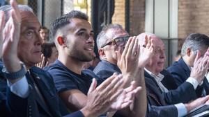 Eric Garcia aplaude durante uno de los parlamentos