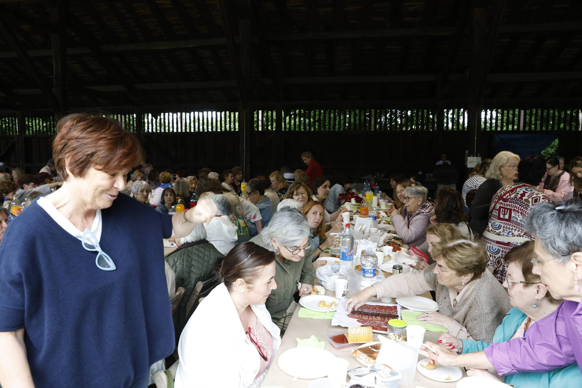 Así fue la fiesta "Femenino y Plural" en Gijón con 600 mujeres en el Muséu del Pueblu d'Asturies (en imágenes)