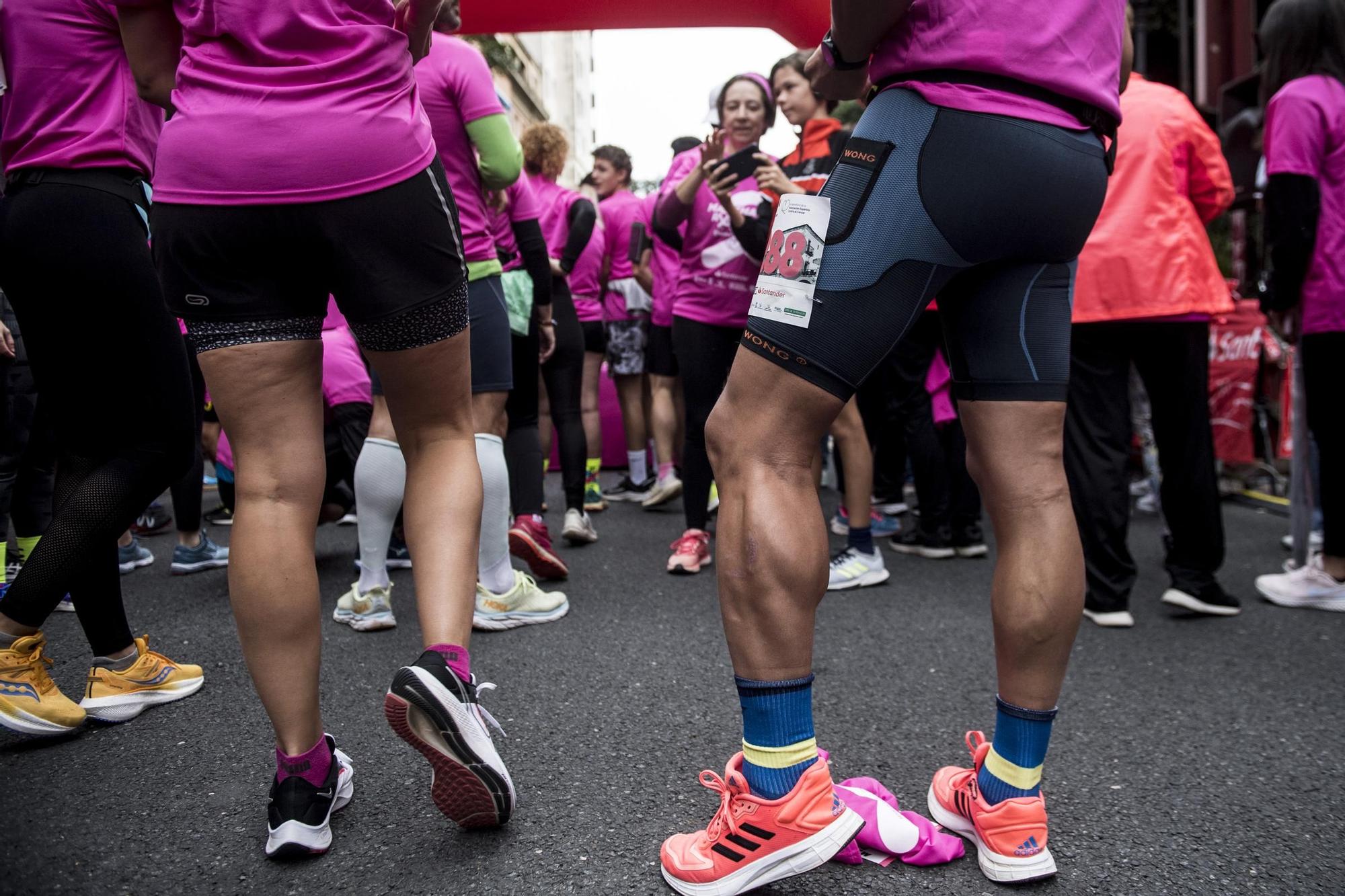 GALERÍA | Así fue la Marcha Rosa contra el cáncer en Cáceres