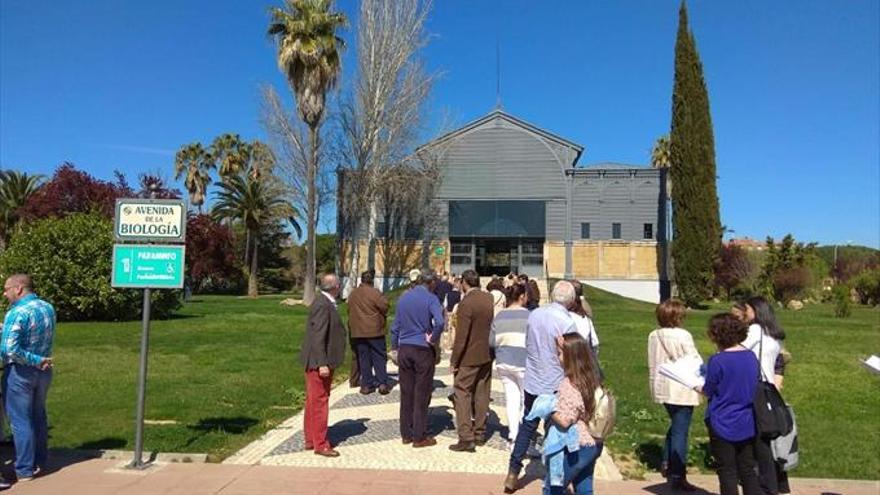 Visita guiada al edificio metálico