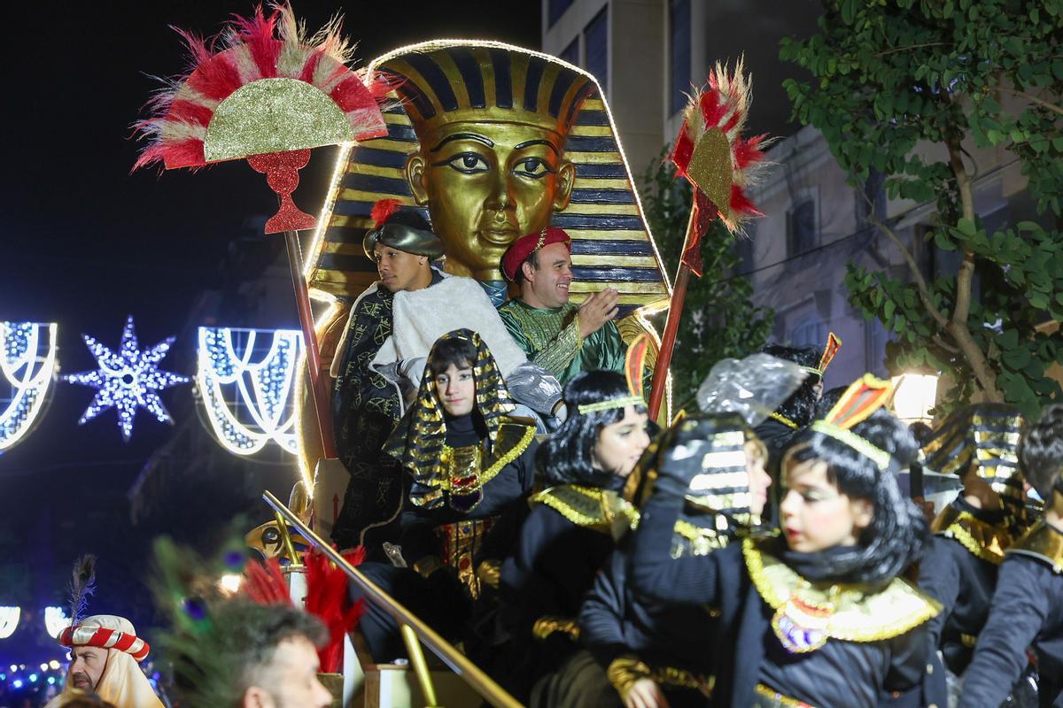 Los Reyes Magos llegan a València con las fallas de Malva-rosa-Cabanyal-Beteró