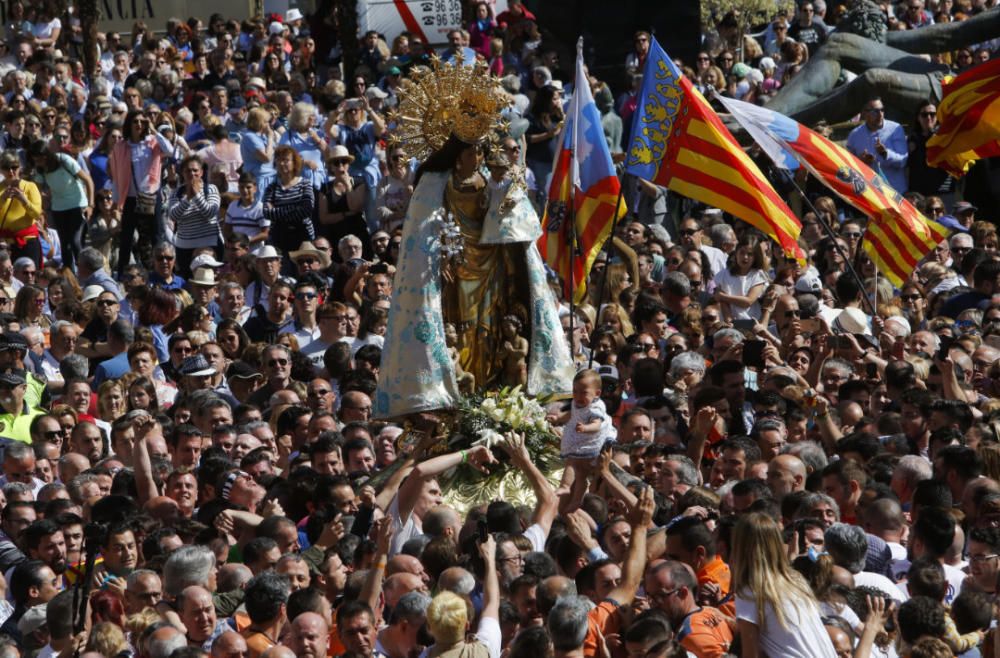 Día de la Virgen de los Desamparados: Traslado de la Mare de Déu