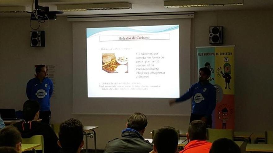 Un torneo de fútbol sala clausura entre hoy y el domingo el proyecto Intercentros