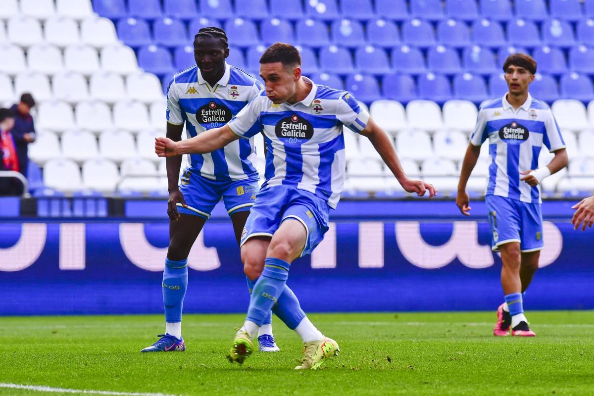 Fabril 3 - 0 UD Ourense: las puertas de bronce se abren para el filial blanquiazul