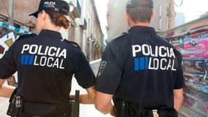 Archivo - Agentes de la Policía Local de Palma. Recurso. Archivo.