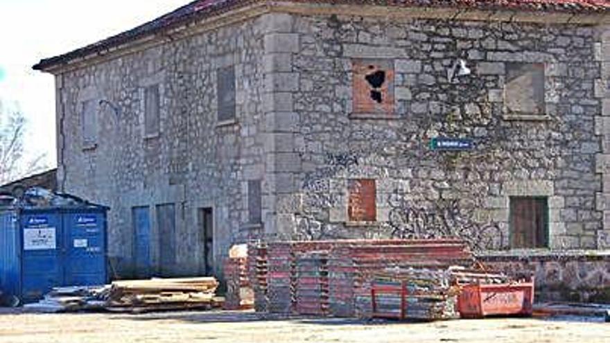 Exteriores de la estación de tren de Requejo.