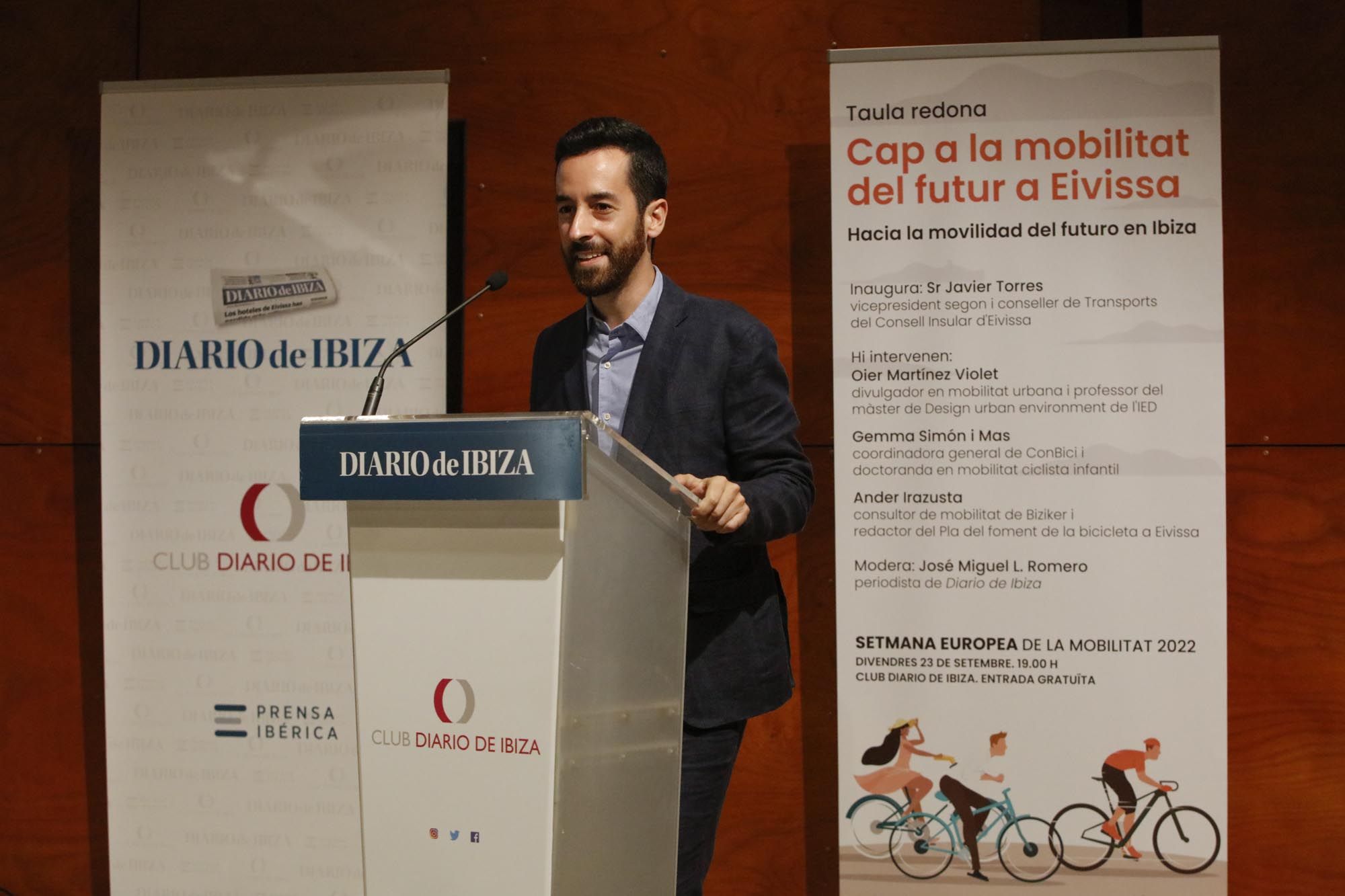 Imágenes de la mesa redonda ‘Hacia la movilidad del futuro en Ibiza’.