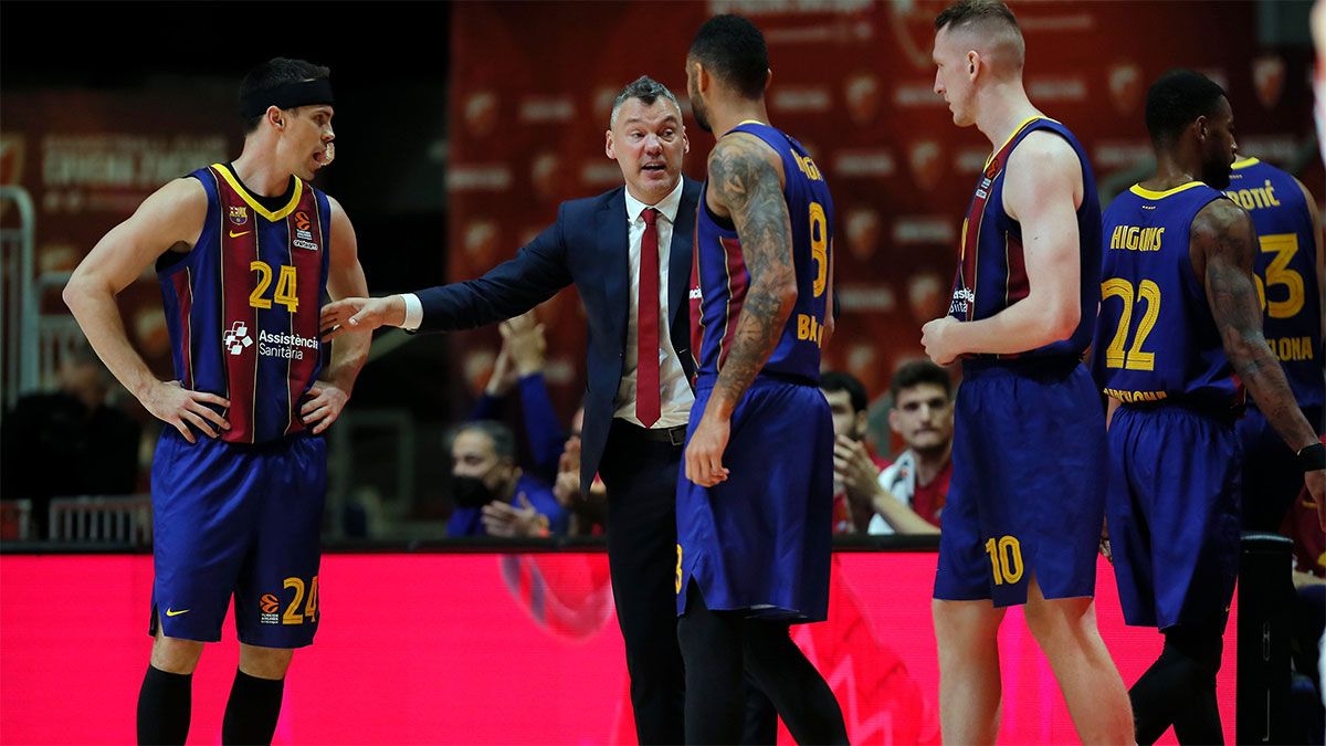 Jasikevicius da instrucciones a los jugadores en el encuentro contra el Estrella Roja