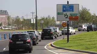 La Guardia Civil avisa: multa de 500 euros y pérdida de 6 puntos en el carné si haces esta maniobra muy común en rotondas