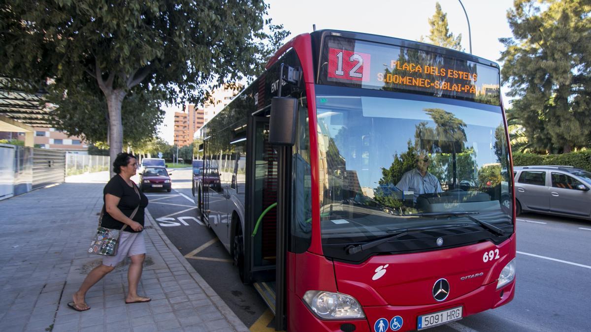 Un autobús urbano de Alicante