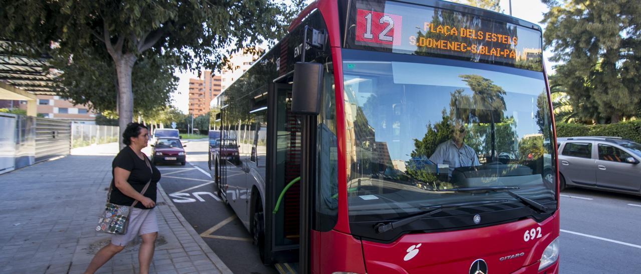 Un autobús urbano de Alicante