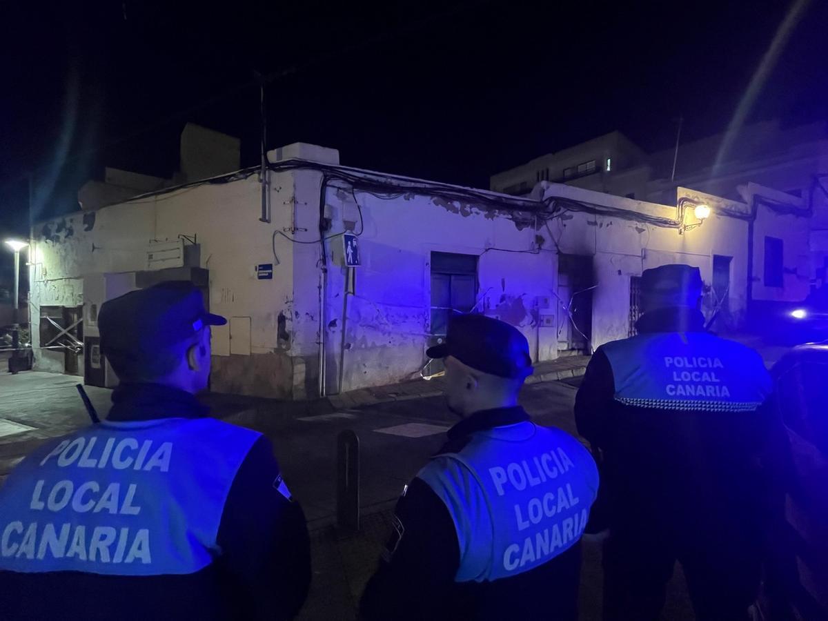 Arrecife tapia las viviendas en la calle Cienfuegos.