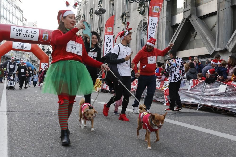 Miles de participantes celebraron el fin de año por el centro de Vigo