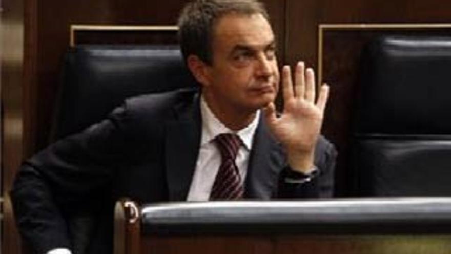 Zapatero echa el resto para asistir a la cumbre mundial sobre la crisis