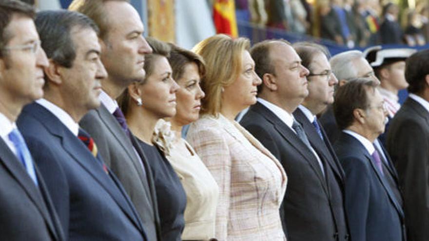 Los presidentes autonómicos, durante el último desfile del 12 de Octubre.