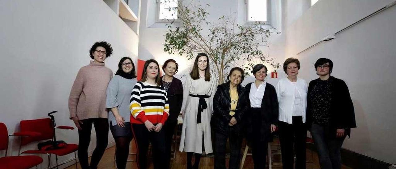 Por la izquierda, Inés García, Laura López, Elena Salguero, Nieves Ruiz, Beatriz Fernández, Clara de los Reyes, Sonia Puente, Concepción Mulet y Paula Fernández.