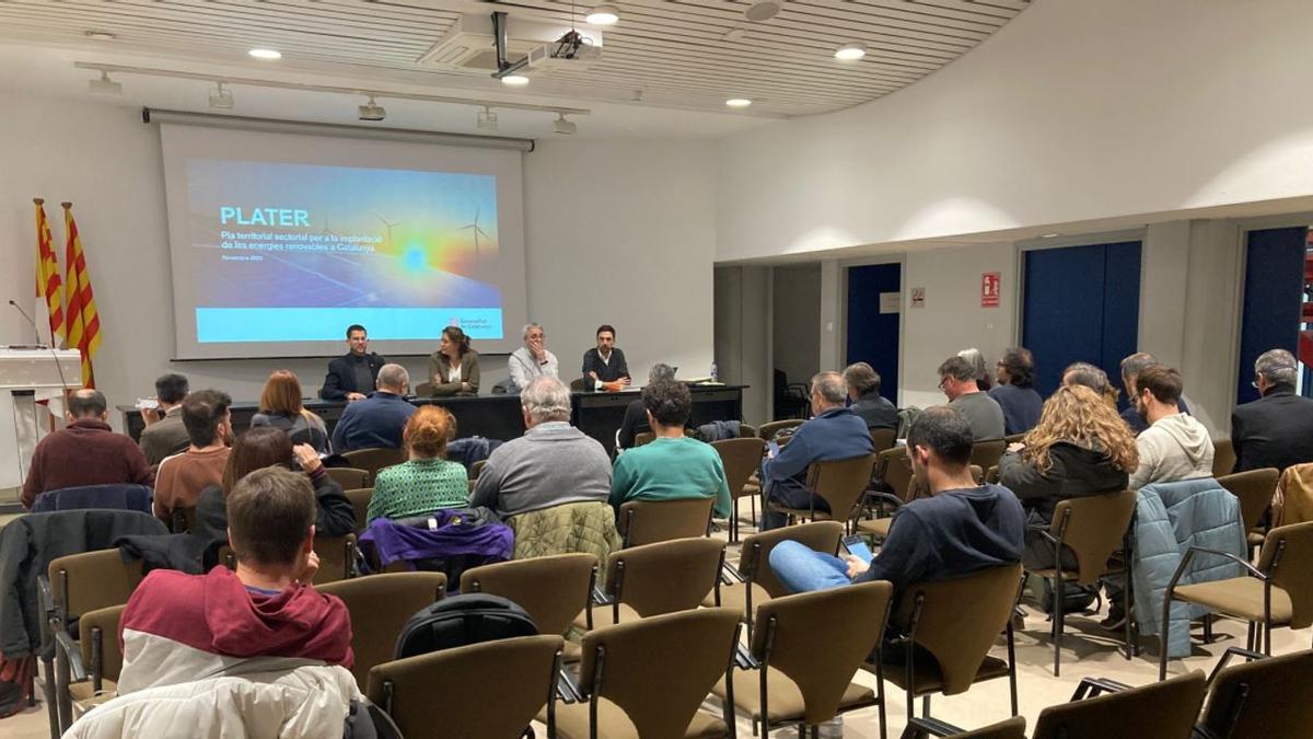 Un moment de la presentació del pla al Bages amb la directora de l'ICAEN