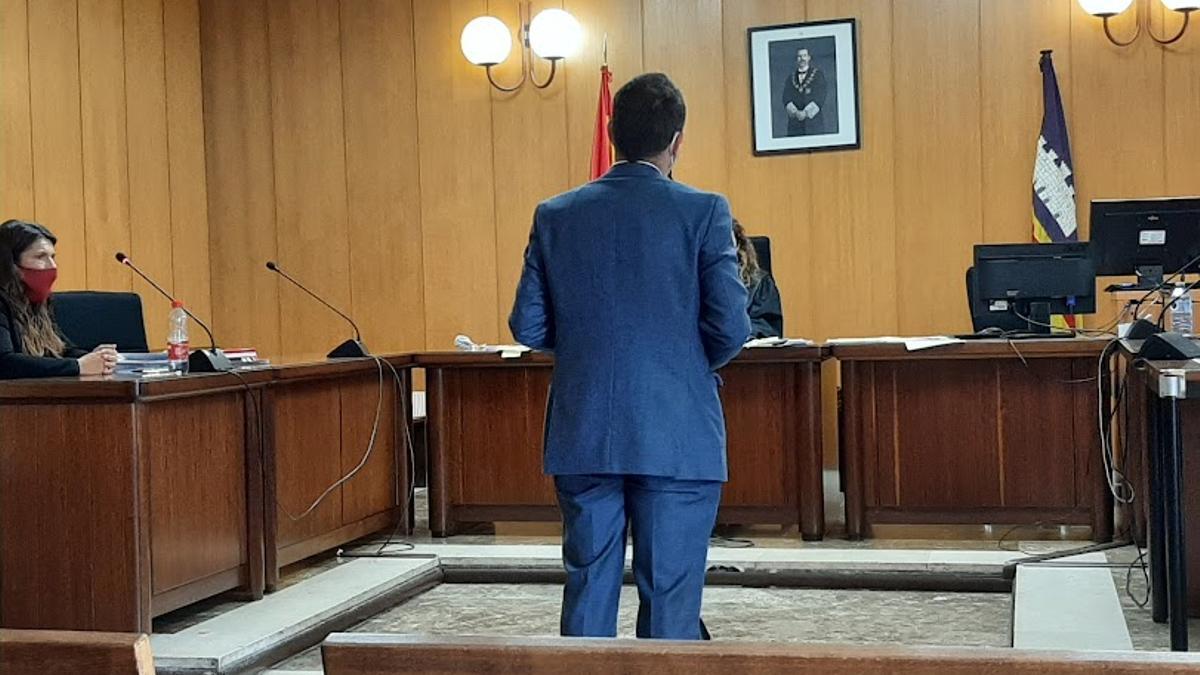 El profesor condenado por abusos sexuales por el Tribunal Supremo, durante el juicio en Palma.