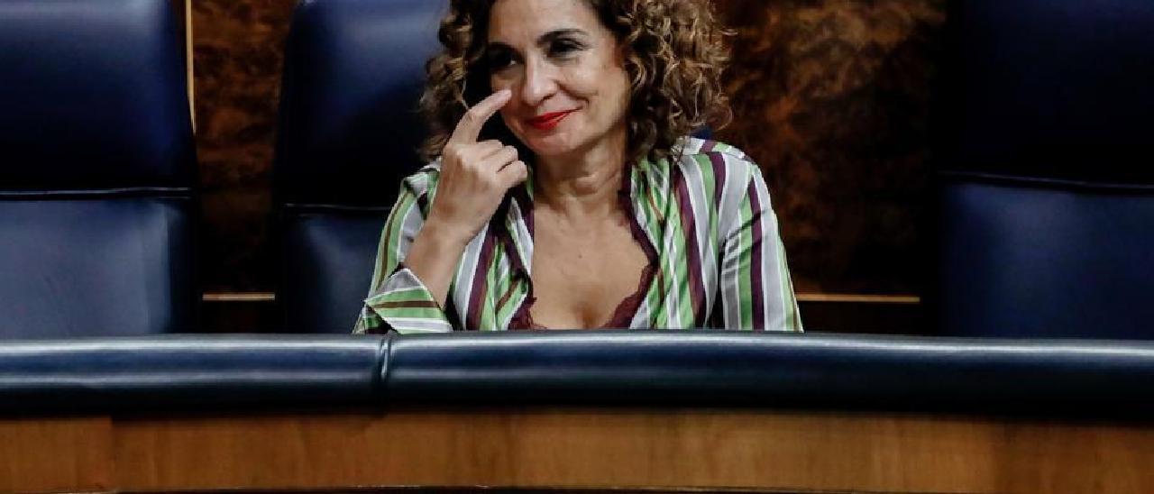 La ministra de Hacienda, María Jesús Montero, durante una sesión plenaria en el Congreso de los Diputados.