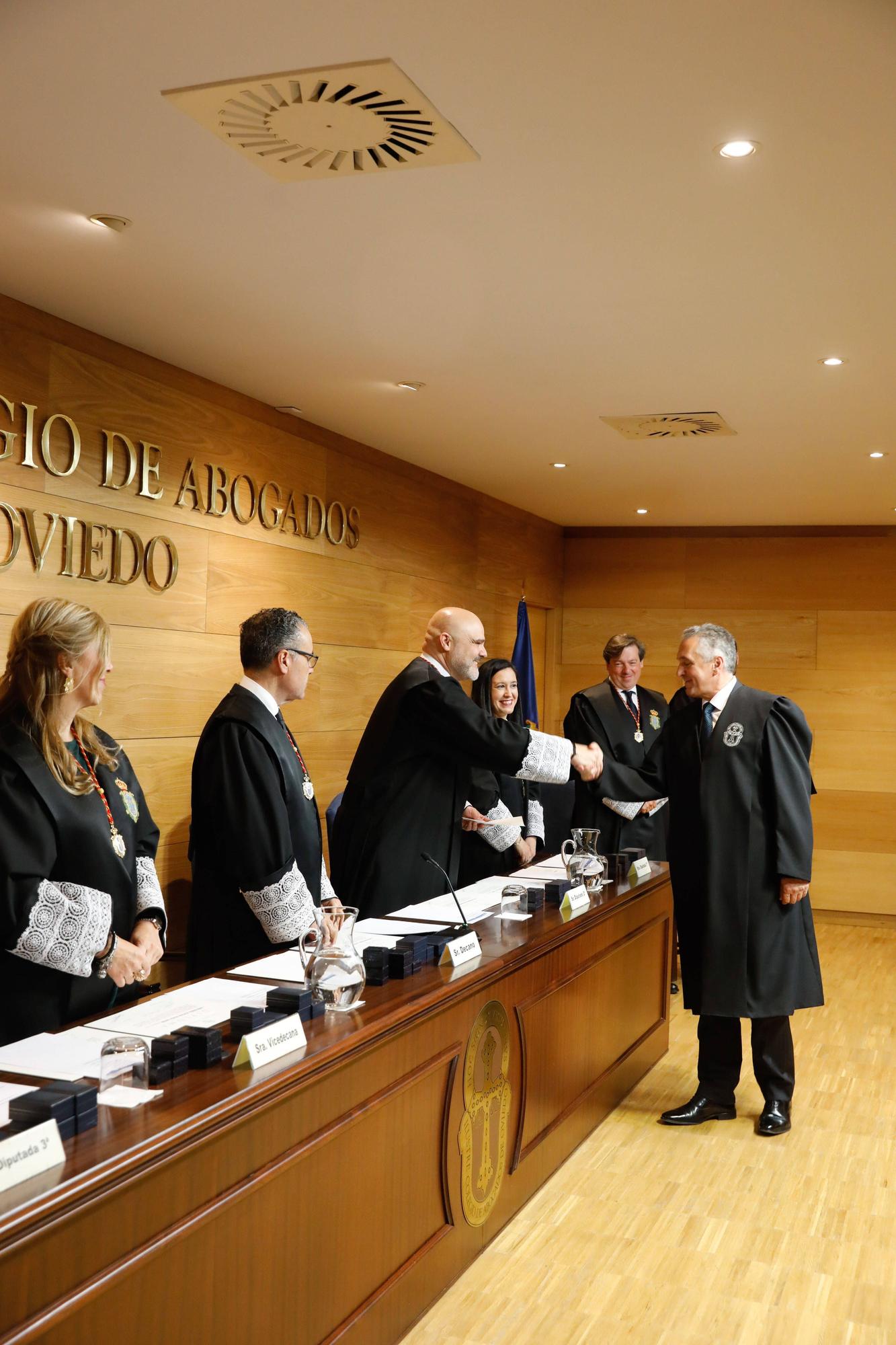 En imágenes | Entrega de medallas de oro y plata del Colegio de Abogados de Oviedo