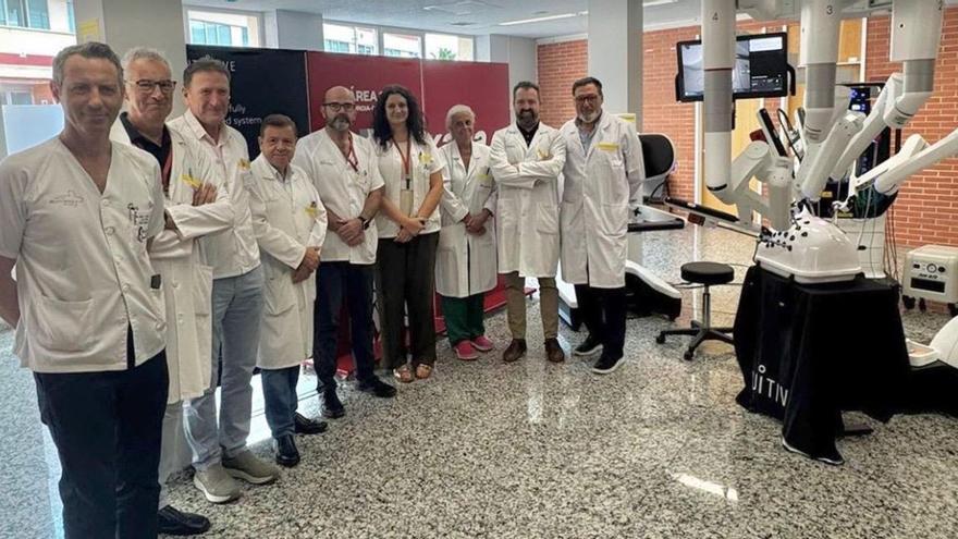 Cirujanos murcianos prueban el último Da Vinci llegado de EE UU en la Arrixaca