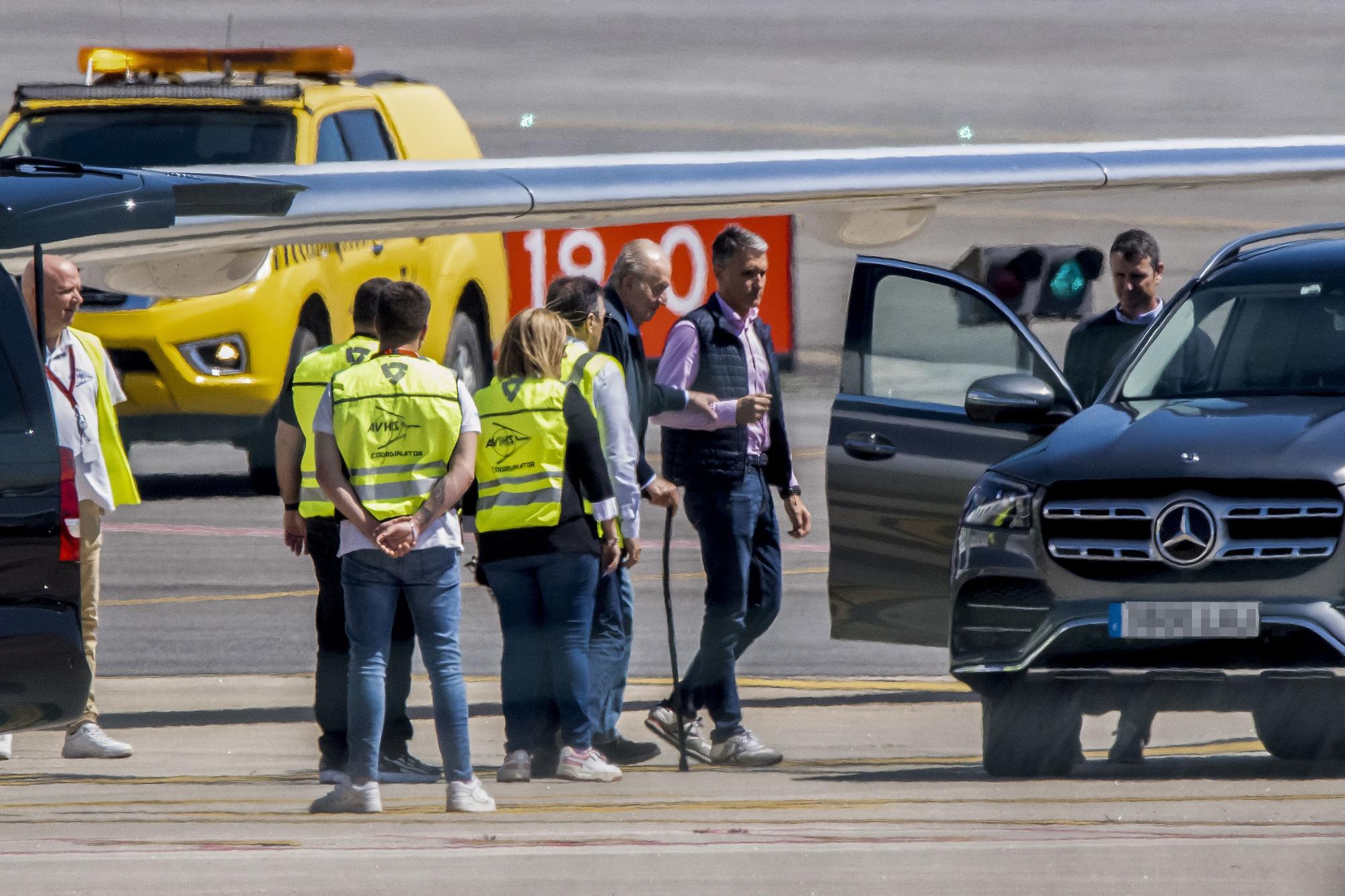 Juan Carlos I aterriza en Vigo en su segunda visita a España