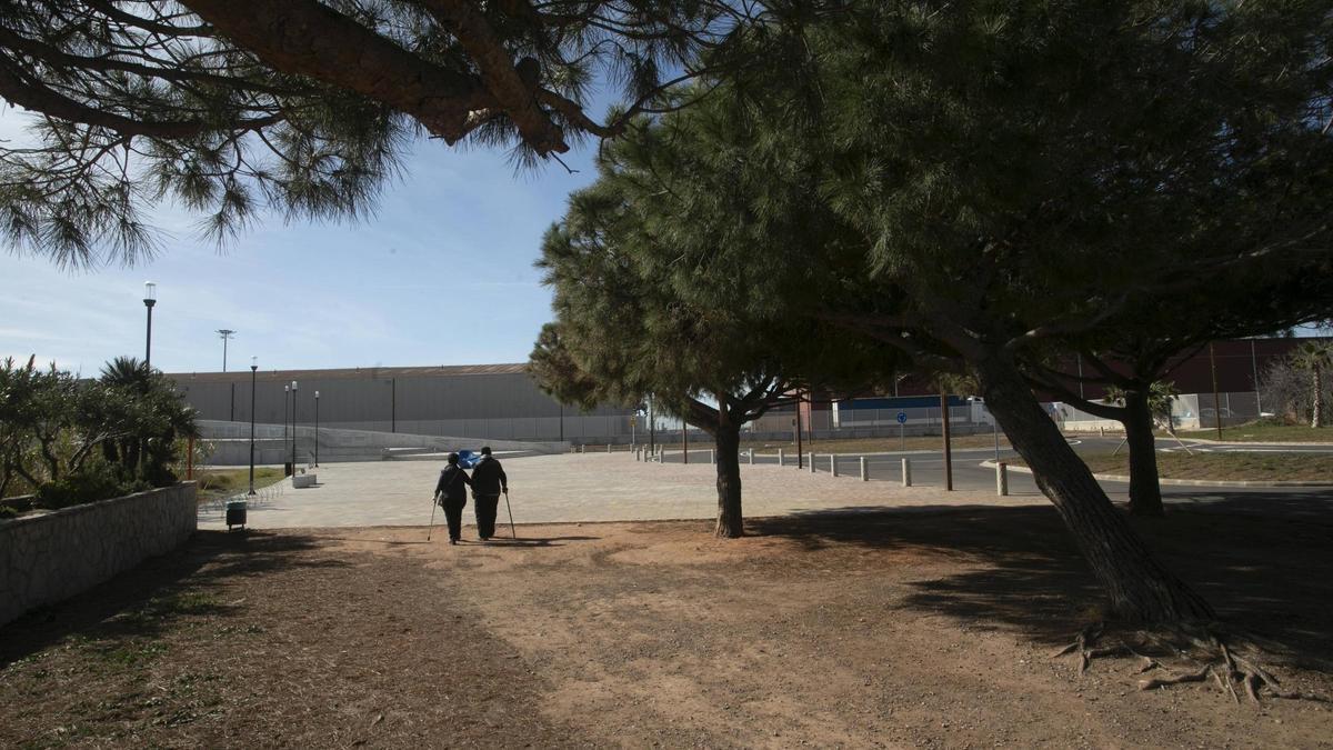 Zona del paseo marítimo del Port de Sagunt, donde el ayuntamiento quiere instalar una plataforma de madera