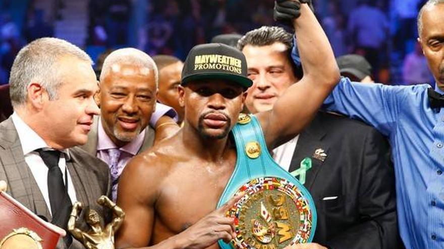 Mayweather se impone a los puntos en el llamado &#039;combate del siglo&#039;