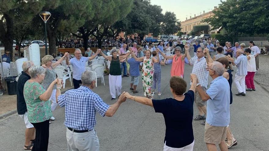 Peralada celebrarà el cinquantè aplec de la sardana amb tres cobles