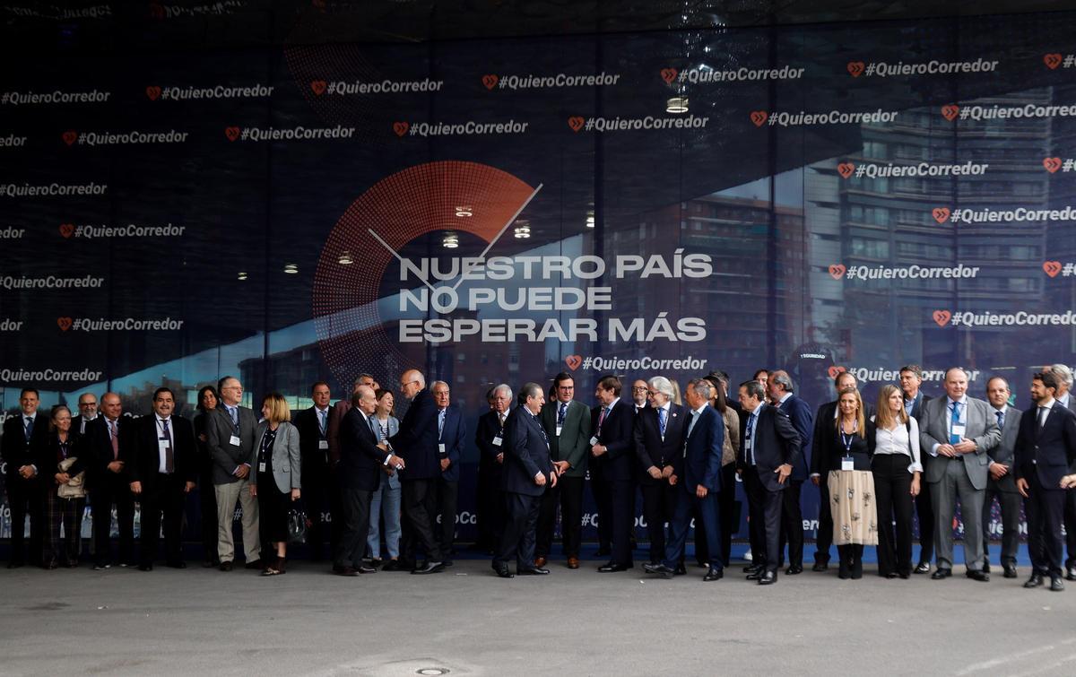 El moviment ‘Quiero Corredor’ s’acomiada a València i els empresaris prendran la bandera de l’aigua