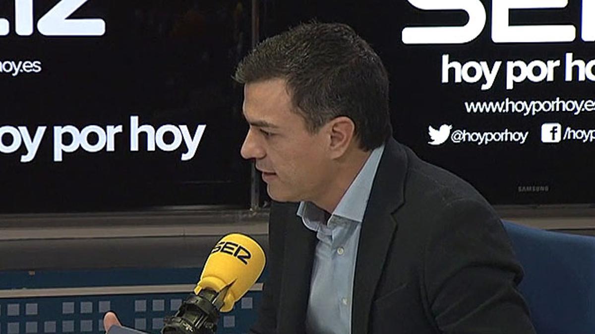 En declaracions a la Cadena Ser, Pedro Sánchez ha assegurat que no renunciarà a buscar una majoria alternativa “a esquerra i a dreta”.