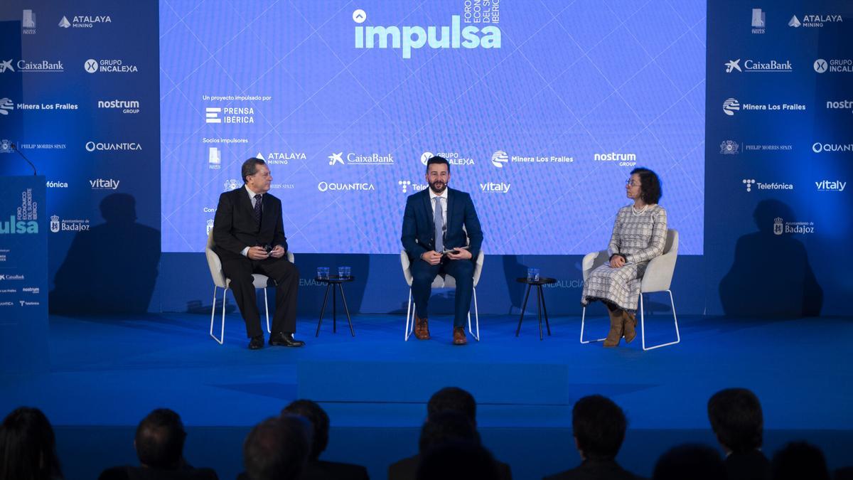 Diálogo "Tan parecidos y tan distantes"