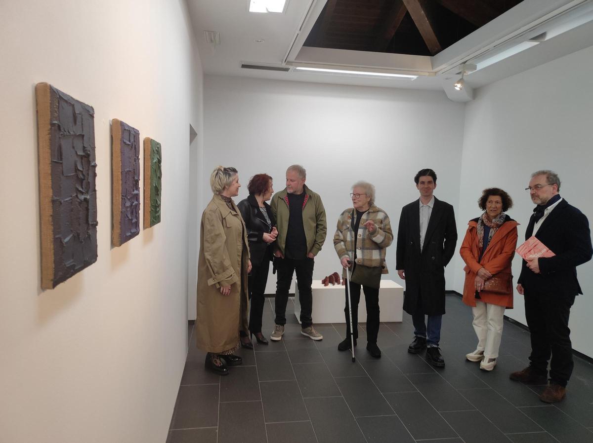 Lucía Falcón, la Alcaldesa franquina, Cecilia Pérez, el hijo de Legazpi, Diego Martínez, su viuda, Alicia Fuenteseca; Juan Falcón, la catedrática Soledad Álvarez y Gabino Busto.