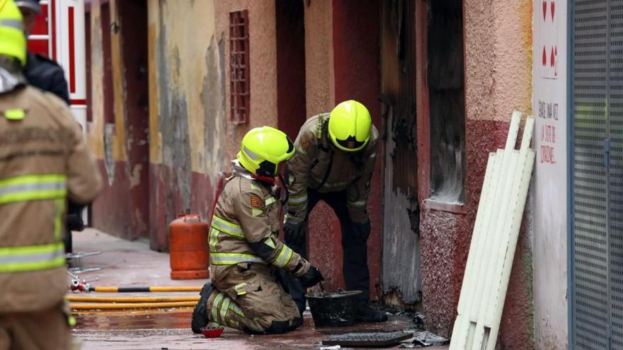 Atendidas dos personas por inhalación de humo en un incendio en la ...