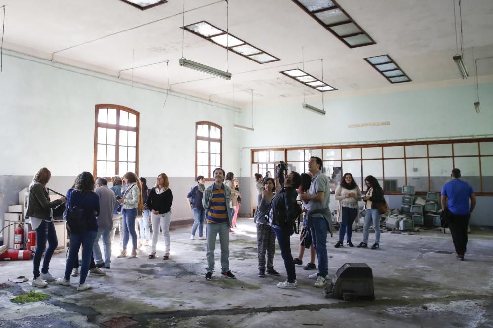 Trabajadores del CSIC visitan las instalaciones de la ETEA, donde se instalará su nuevo centro // Ricardo Grobas