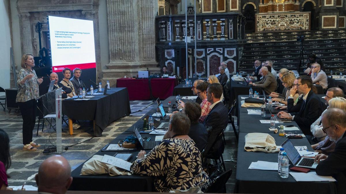 Tracey Armstrong, presidenta de IFRRO, en la primera jornada del encuento de expertos en propiedad intelectual.
