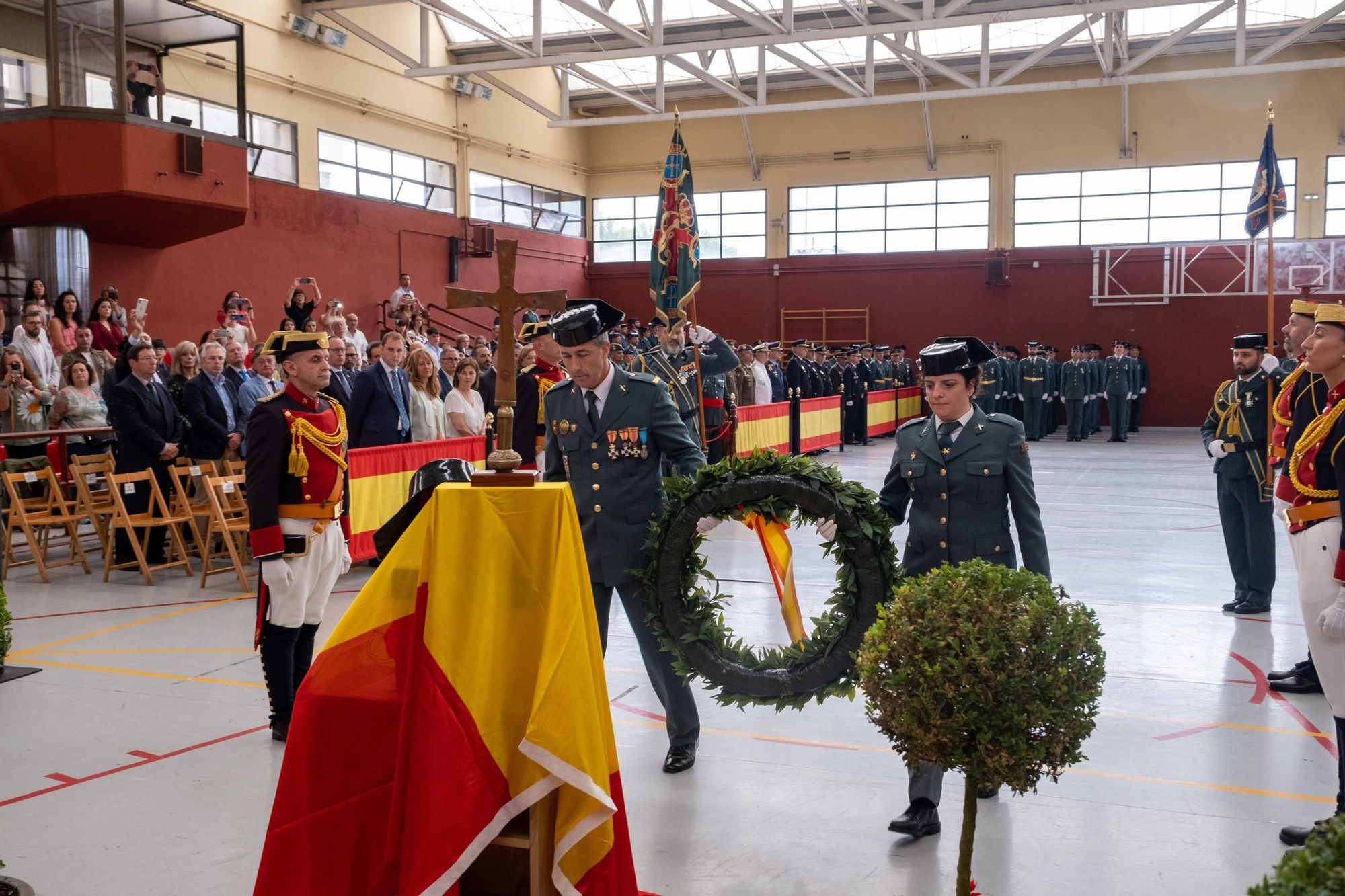 EN IMÁGENES: Así fueron los actos en Oviedo del 179 aniversario de la Guardia Civil