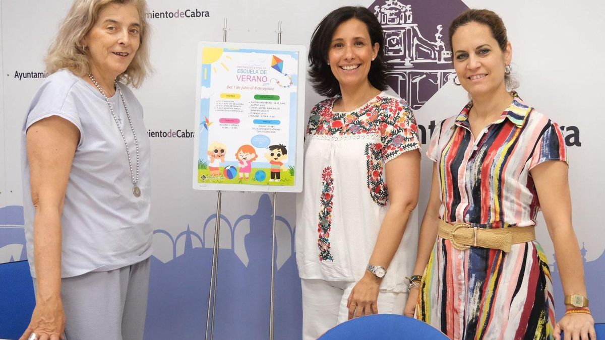 Gómez, Sabariego y Agudo informando del programa.
