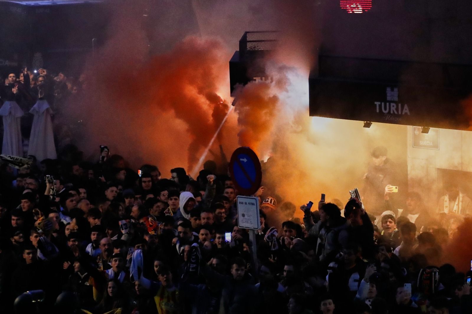 Así ha recibido la afición che al Valencia CF antes del partido contra el Athletic Club