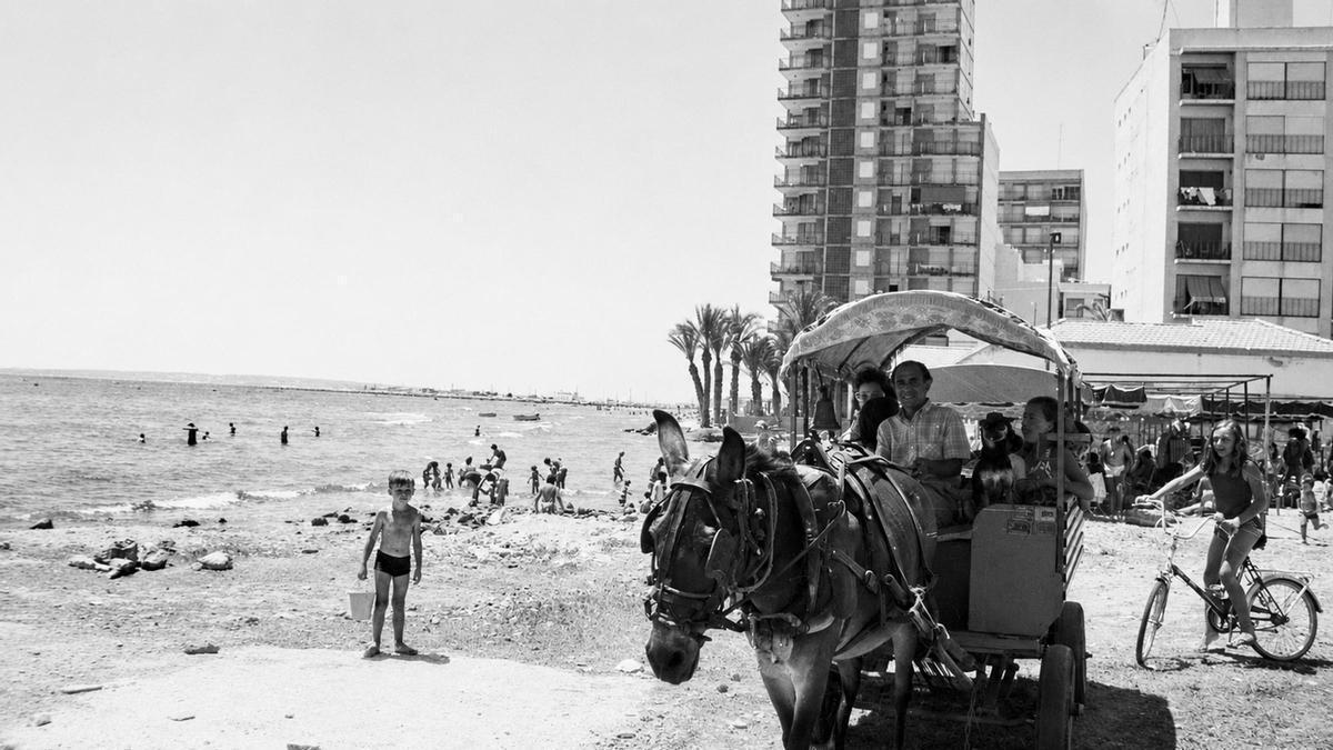 Hace 50 años en Alicante. Del 13 al 19 de julio de 1976: Santa Pola cuelga el cartel de completo